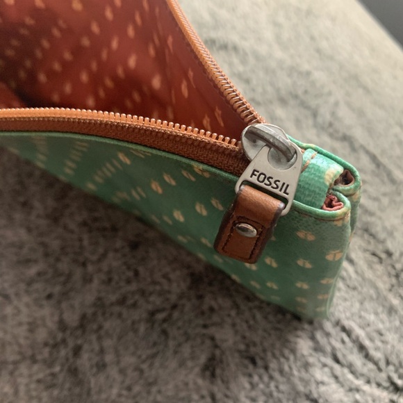 fossil • teal pouch - Picture 2 of 5